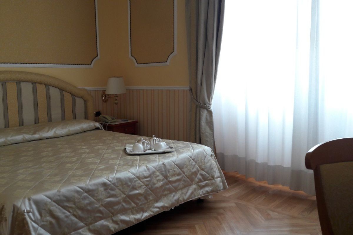 Habitación doble clásica Hotel Andreola central Milán Habitación doble clásica Hotel Andreola central Milán