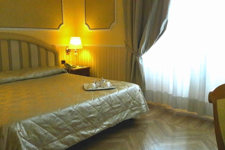 Habitación doble clásica Hotel Andreola central Milán Habitación doble clásica Hotel Andreola central Milán