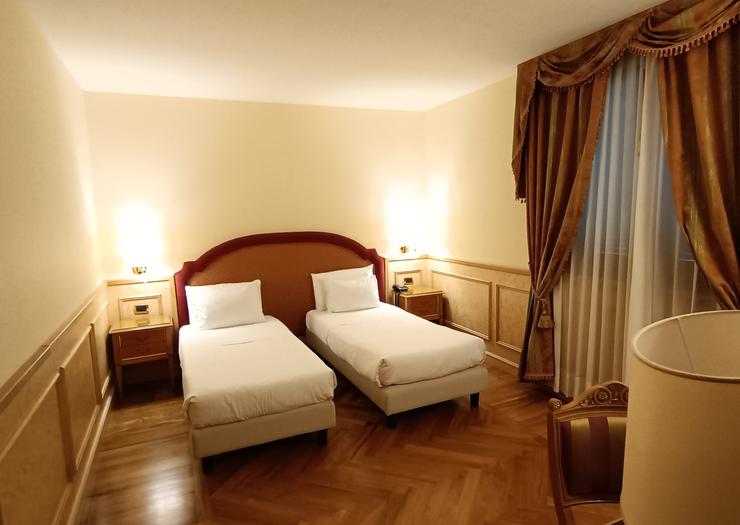 HABITACIÓN TWIN SUPERIOR Hotel Andreola central Milán HABITACIÓN TWIN SUPERIOR Hotel Andreola central Milán