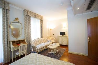 JUNIOR SUITE Hotel Andreola central Milán JUNIOR SUITE Hotel Andreola central Milán